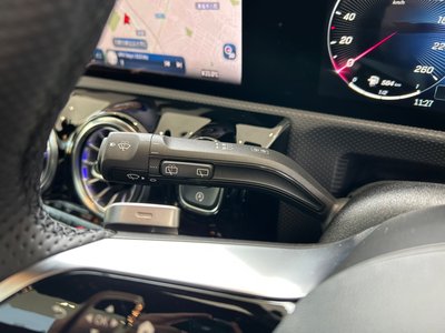 MERCEDES-BENZ CLA - 9