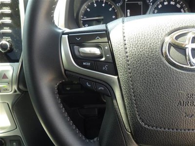 TOYOTA LAND CRUISER PRADO - 8