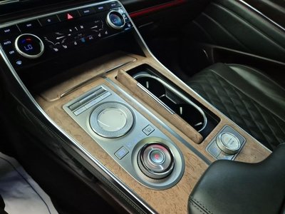 GENESIS GV80 - 8