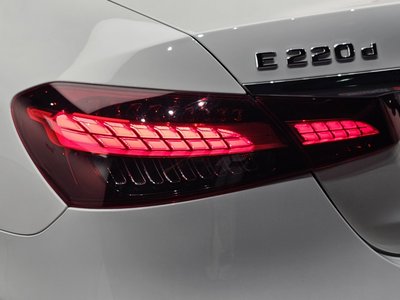 2020 Mercedes-BENZ E-CLASS photo 10