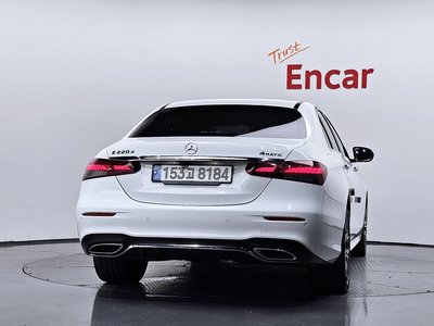2020 Mercedes-BENZ E-CLASS photo 4