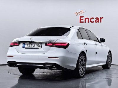 2020 Mercedes-BENZ E-CLASS photo 3