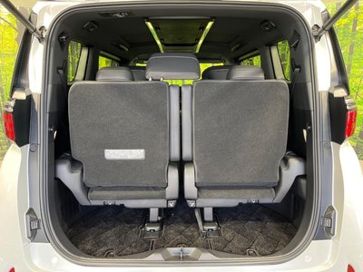 2025 Toyota ALPHARD — миниатюра 11