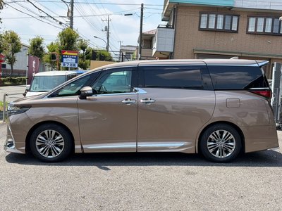 2025 Toyota ALPHARD — фото 6