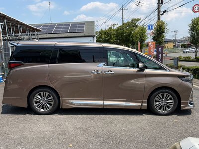 2025 Toyota ALPHARD — фото 10