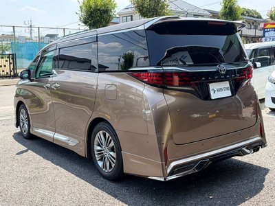 2025 Toyota ALPHARD — фото 7