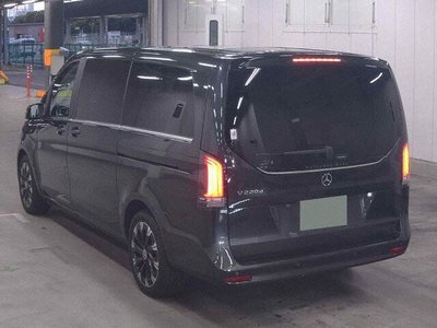 صورة 1 لـ 2025 Mercedes-BENZ V-CLASS