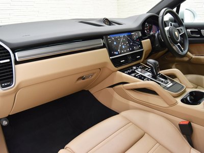 PORSCHE CAYENNE COUPE - 10