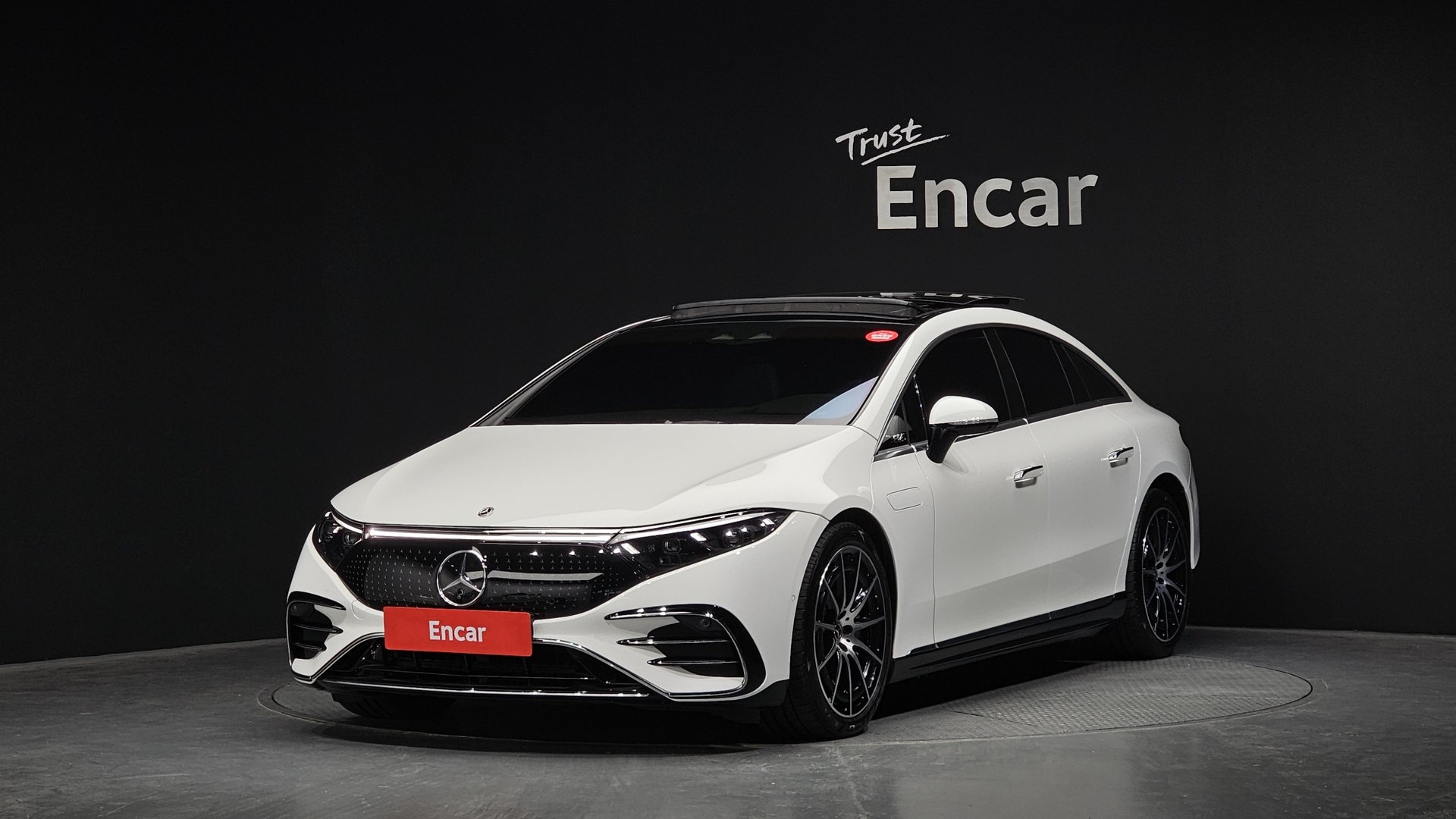 MERCEDES-BENZ EQS - View 1