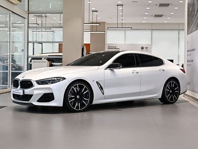 BMW 8 SERIES