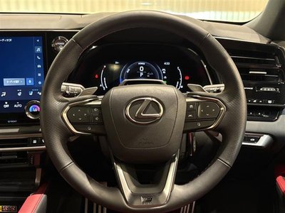 صورة 7 لـ 2023 Lexus RX