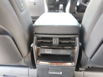صورة 26 لـ 2025 Toyota ALPHARD