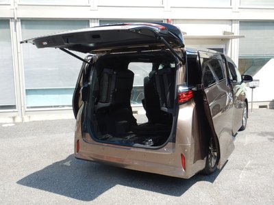 صورة 44 لـ 2025 Toyota ALPHARD
