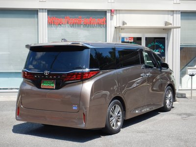 صورة 48 لـ 2025 Toyota ALPHARD