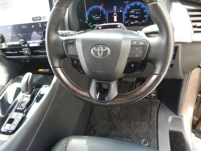 صورة 13 لـ 2025 Toyota ALPHARD