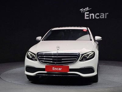 MERCEDES-BENZ E-CLASS - 2