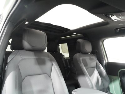 LAND ROVER DEFENDER - 8