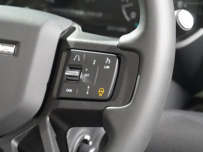 LAND ROVER DEFENDER - 6