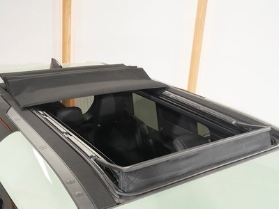 LAND ROVER DEFENDER - 9