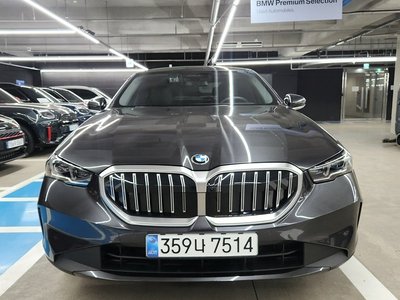 صورة 2 لـ 2025 BMW 5 SERIES