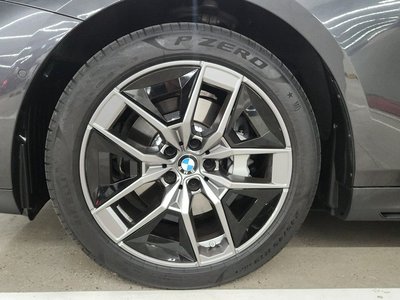 صورة 6 لـ 2025 BMW 5 SERIES