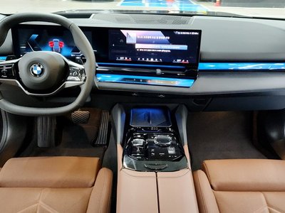 صورة 5 لـ 2025 BMW 5 SERIES