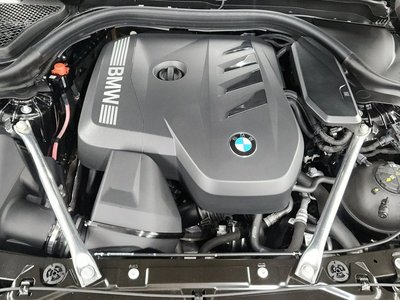 صورة 7 لـ 2025 BMW 5 SERIES