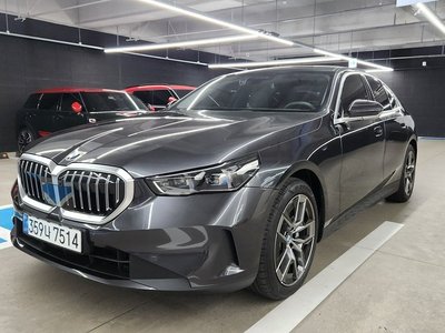 صورة 1 لـ 2025 BMW 5 SERIES