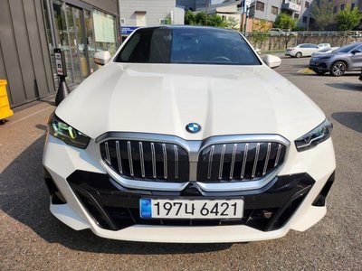 صورة 4 لـ 2025 BMW 5 SERIES