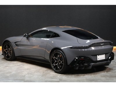 ASTON MARTIN VANTAGE - 8