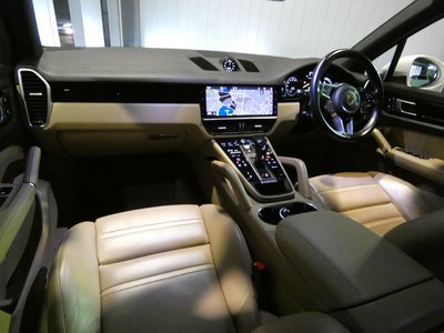 PORSCHE CAYENNE - 4