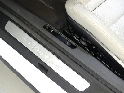 PORSCHE 911 - 10