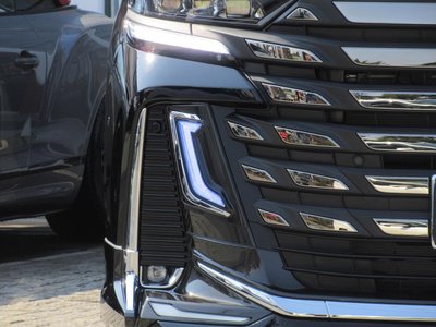 TOYOTA VELLFIRE - 10