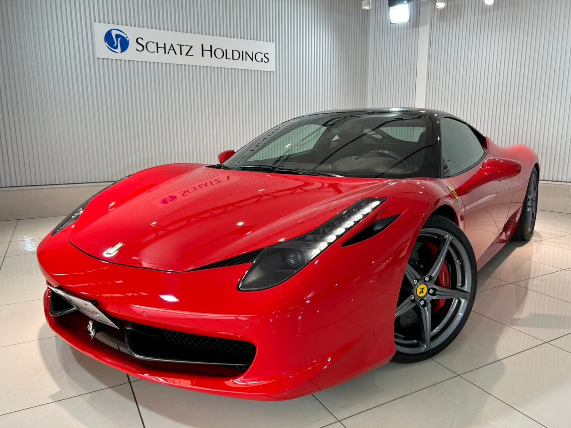 FERRARI 458 ITALIA - View 1