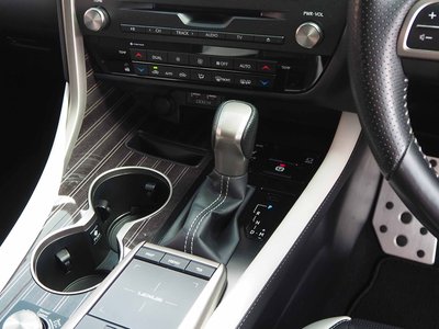 صورة مصغرة 28 لـ 2022 Lexus RX