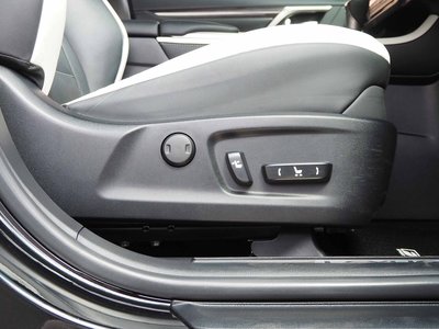 صورة مصغرة 35 لـ 2022 Lexus RX