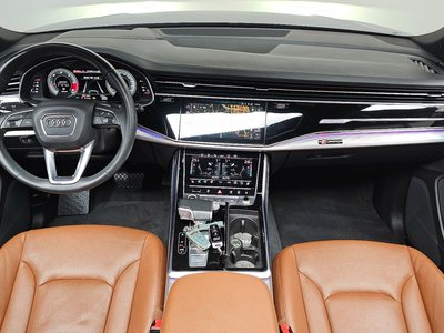 AUDI Q8 - 5
