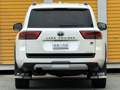 2024 Toyota LAND CRUISER 300 — миниатюра 18