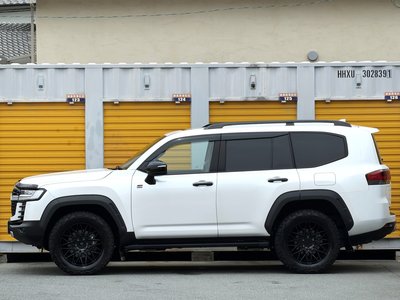2024 Toyota LAND CRUISER 300 — миниатюра 16