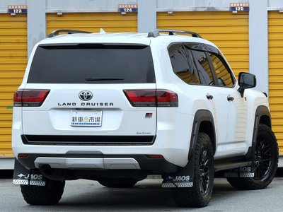 2024 Toyota LAND CRUISER 300 — миниатюра 21