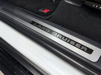 2024 Toyota LAND CRUISER 300 — миниатюра 42