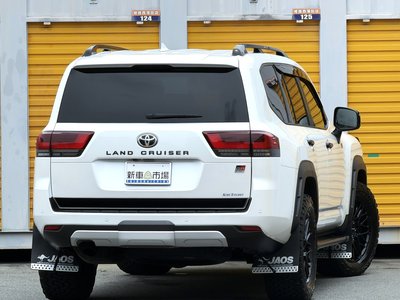 TOYOTA LAND CRUISER 300 - 4