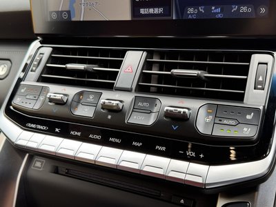 2024 Toyota LAND CRUISER 300 — миниатюра 65