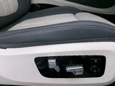 2025 BMW X6 缩略图 34