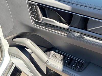 2025 Porsche CAYENNE — миниатюра 16