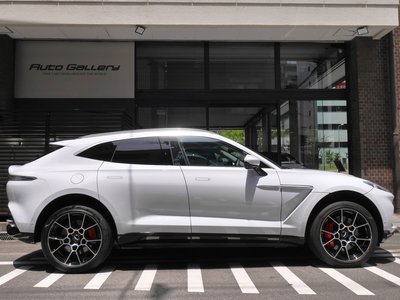 صورة 6 لـ 2021 Aston Martin DBX