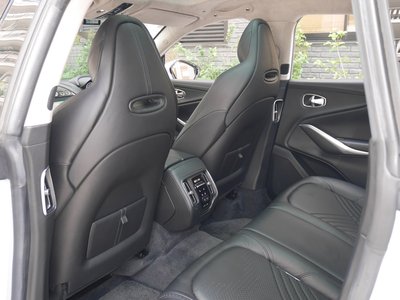 صورة مصغرة 37 لـ 2021 Aston Martin DBX