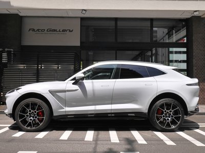 صورة 10 لـ 2021 Aston Martin DBX