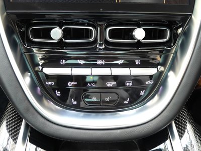 صورة مصغرة 25 لـ 2021 Aston Martin DBX