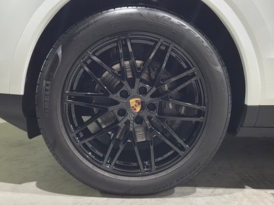 صورة 4 لـ 2024 Porsche CAYENNE